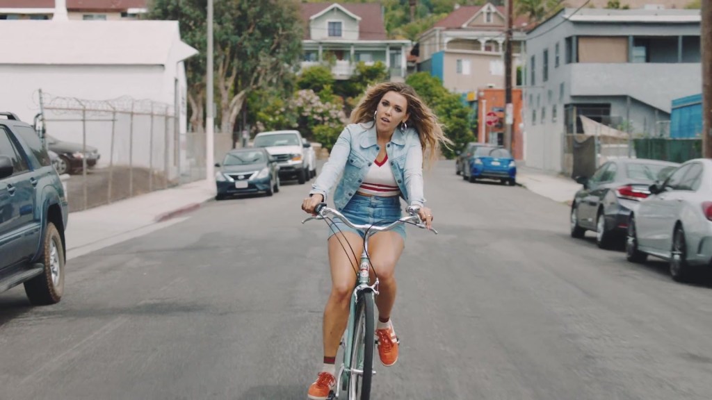 Rachel Platten - Broken Glass - Waves - 02