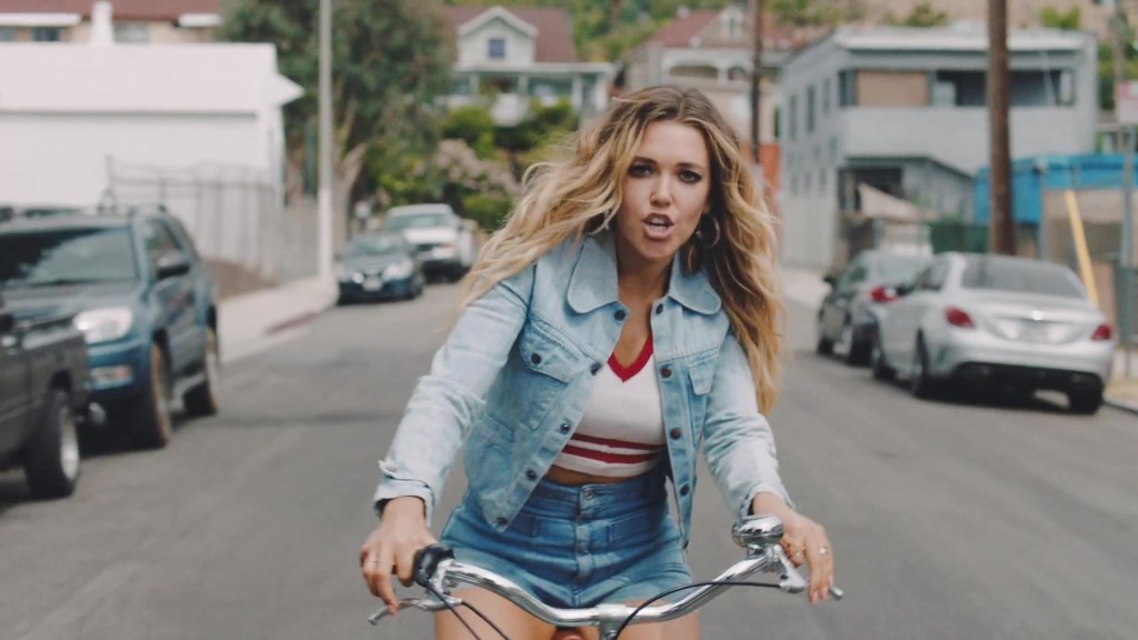 Rachel Platten - Broken Glass - Waves - 03